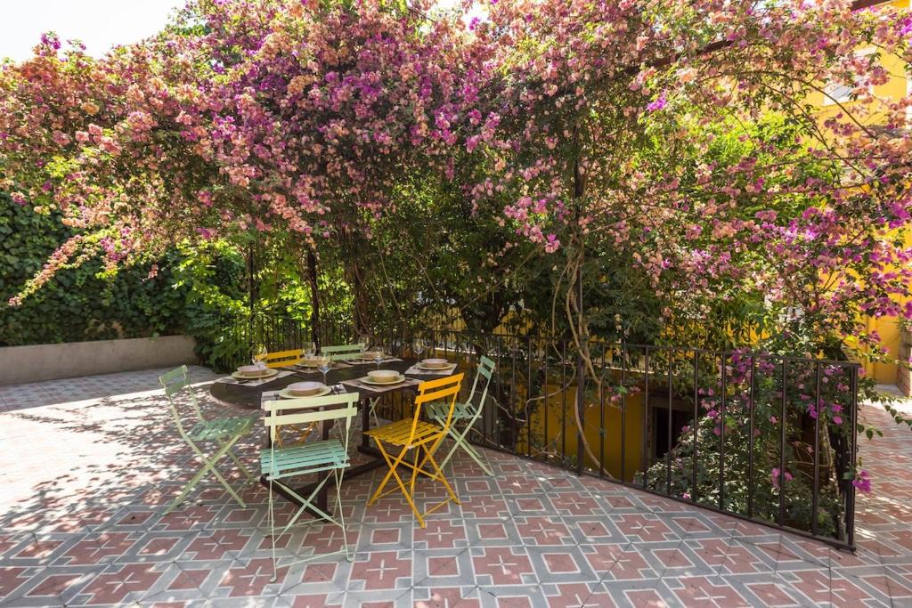 Peso da Regua House | Shades of Green