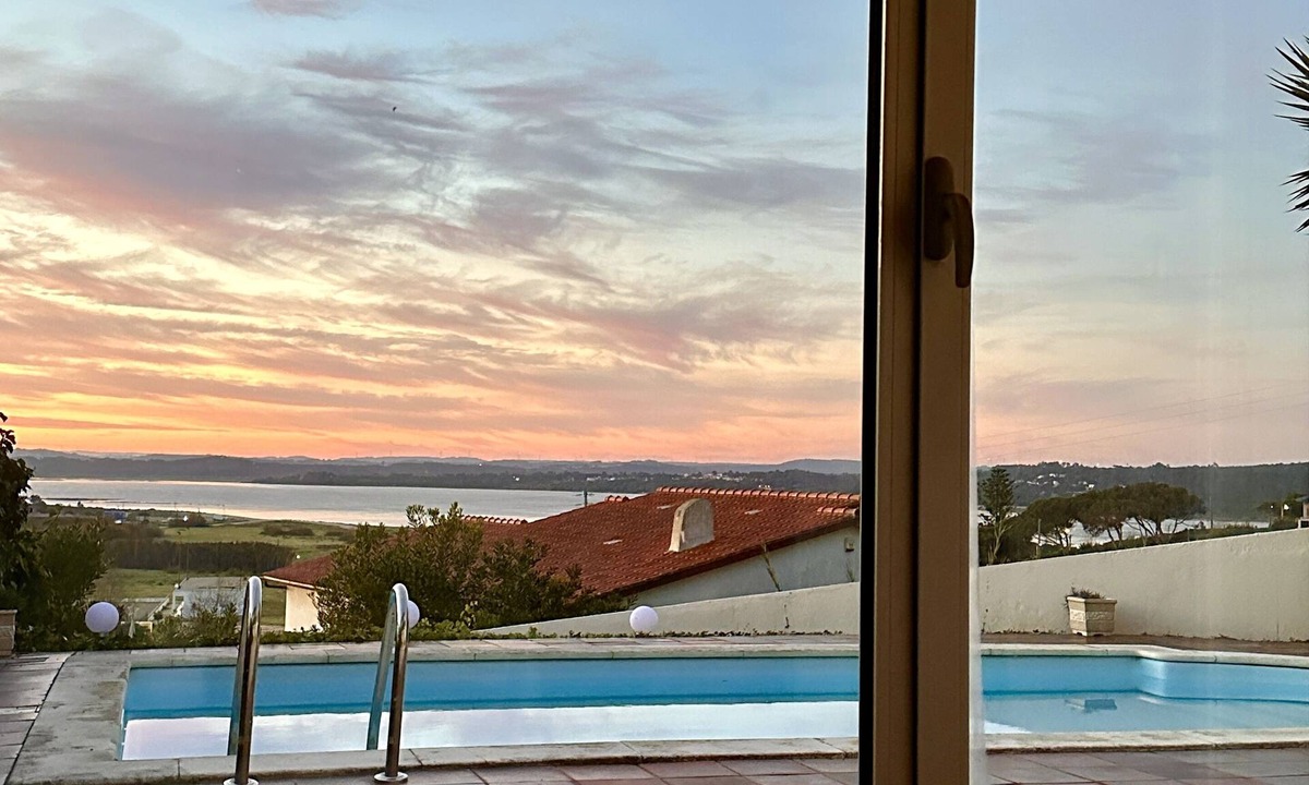 Foz do Arelho House | Silver Coast Luxury Vacation Villa With Views in Portugal