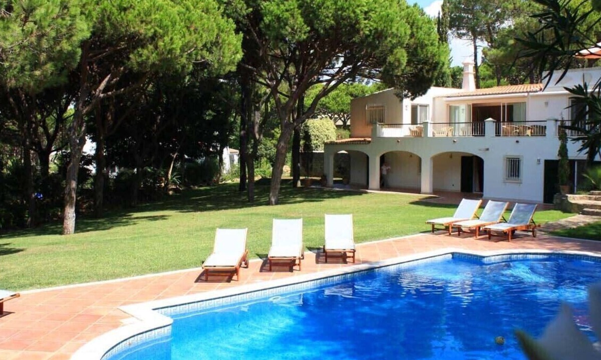 Vale do Lobo Villa | Sleeps up to 14 Centrally located in Vale do Lobo SD73 - Almancil, Algarve