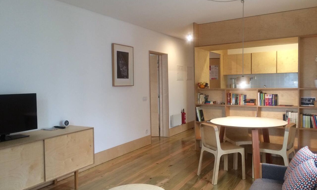 Coimbra City Centre Apartment | SOBRE RIBAS 2|12. 10E Spacious apartment with 1 bedroom and living room