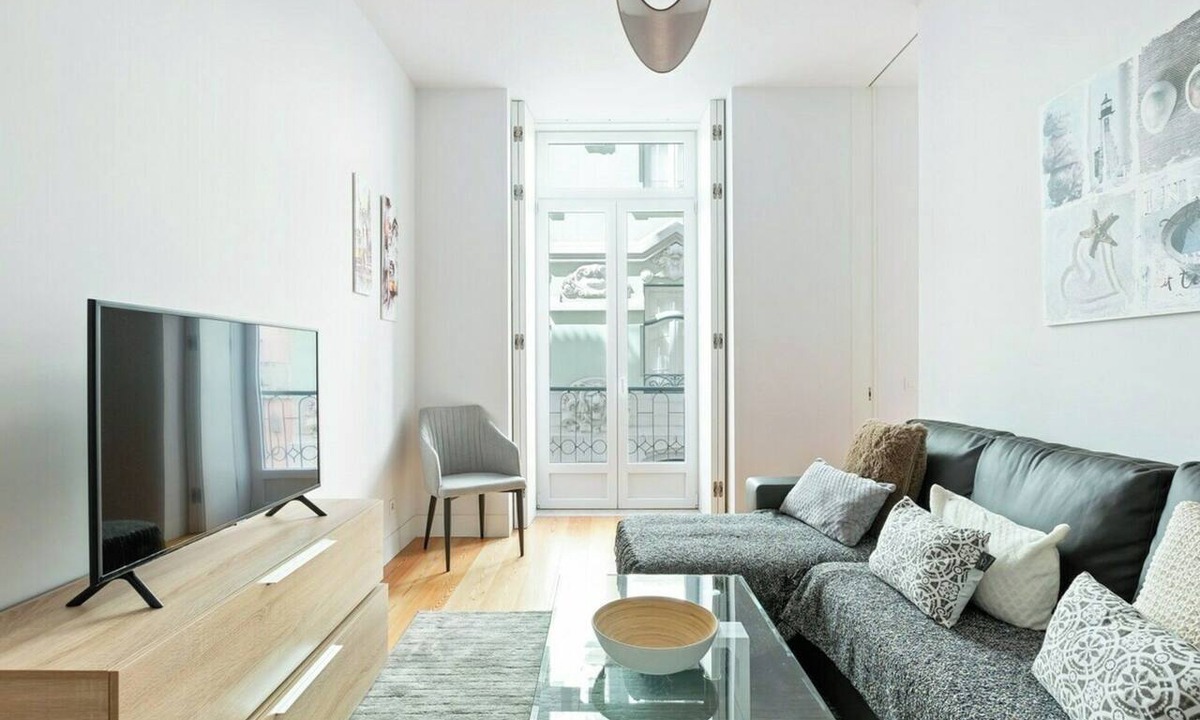 Chiado Apartment | Spacious 1 Bed Apartment near Baixa