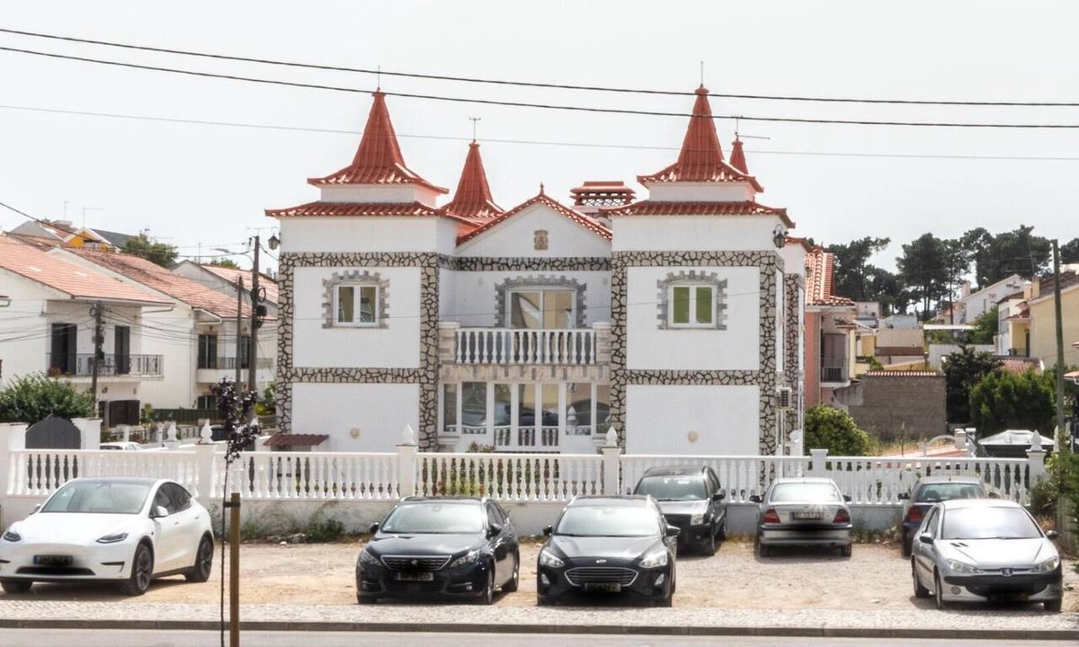 Quinta Do Conde House | Spacious 5-Bedroom Villa with Garden Near Lisbon ,Sesimbra& beautiful beaches
