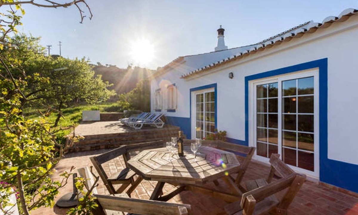 Burgau House | Spacious Algarvian Farmhouse with pool set in 5 acres of grounds. 7509/AL