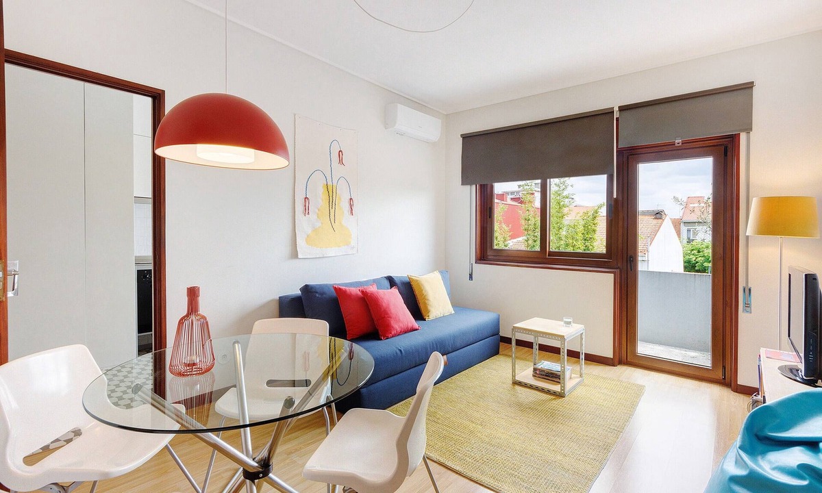 Bonfim Apartment | Spacious and Bright City Apartment – No Elevator