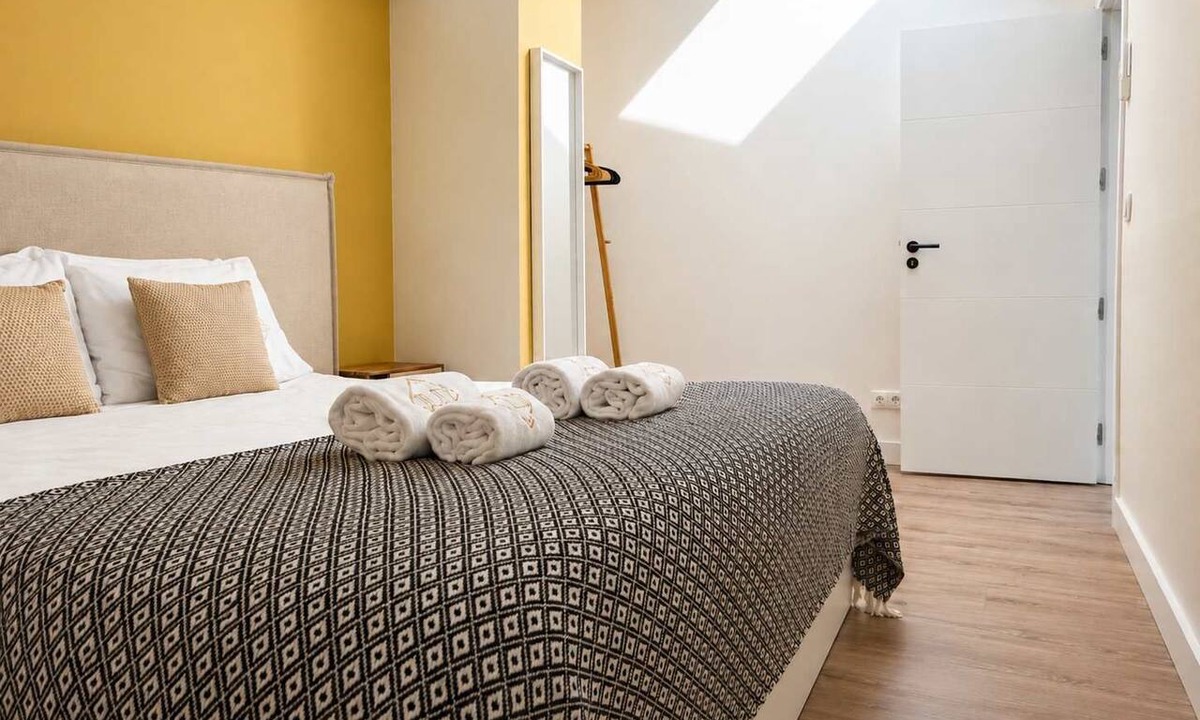 Casal da Ladeira Apartment | Spacious Gulbenkian – Families, A/C & Remote Work