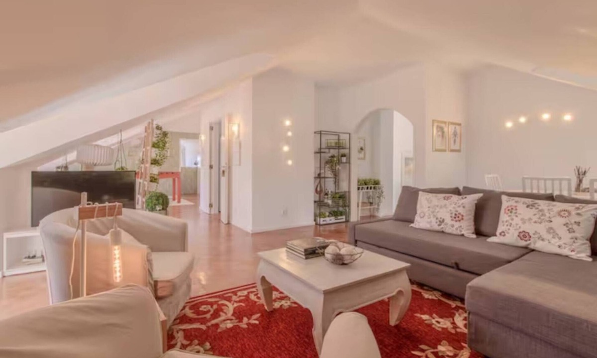 Encarnacao Apartment | Spacious Loft w/City view in Principe Real