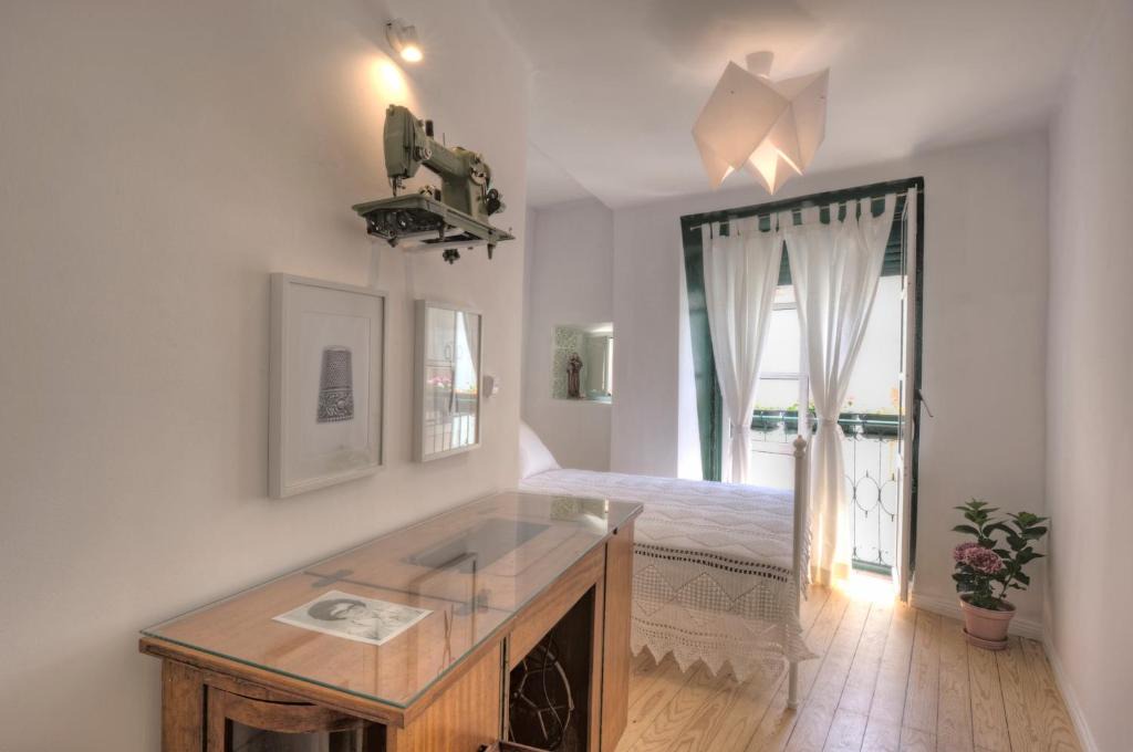 Santo Estevao Apartment | Stay local in Alfama! Alice central home, near river