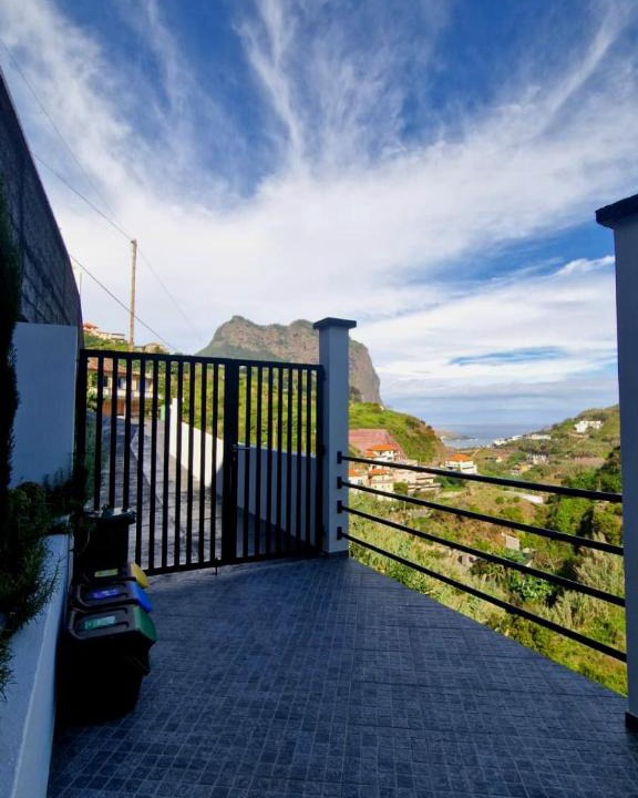 Porto da Cruz House | Stay Lombinho