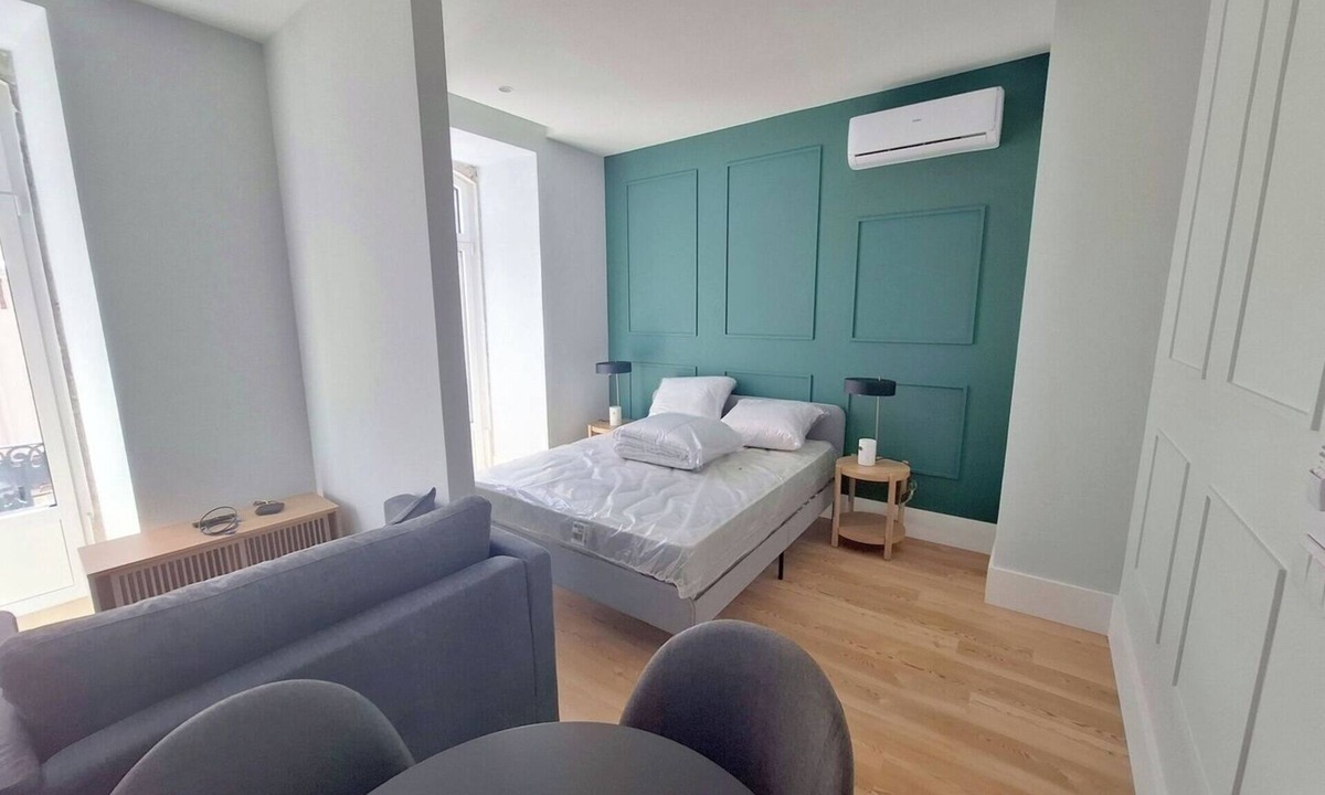 Santo Condestavel Apartment | Studio 202 Lisbon Balcony Elevator A/C