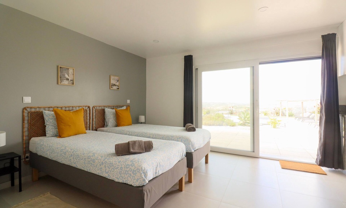 Lourinha Apartment | Studio Apartment 'Peace House Lourinhã T0' with Shared Pool, Shared Terrace and Wi-Fi