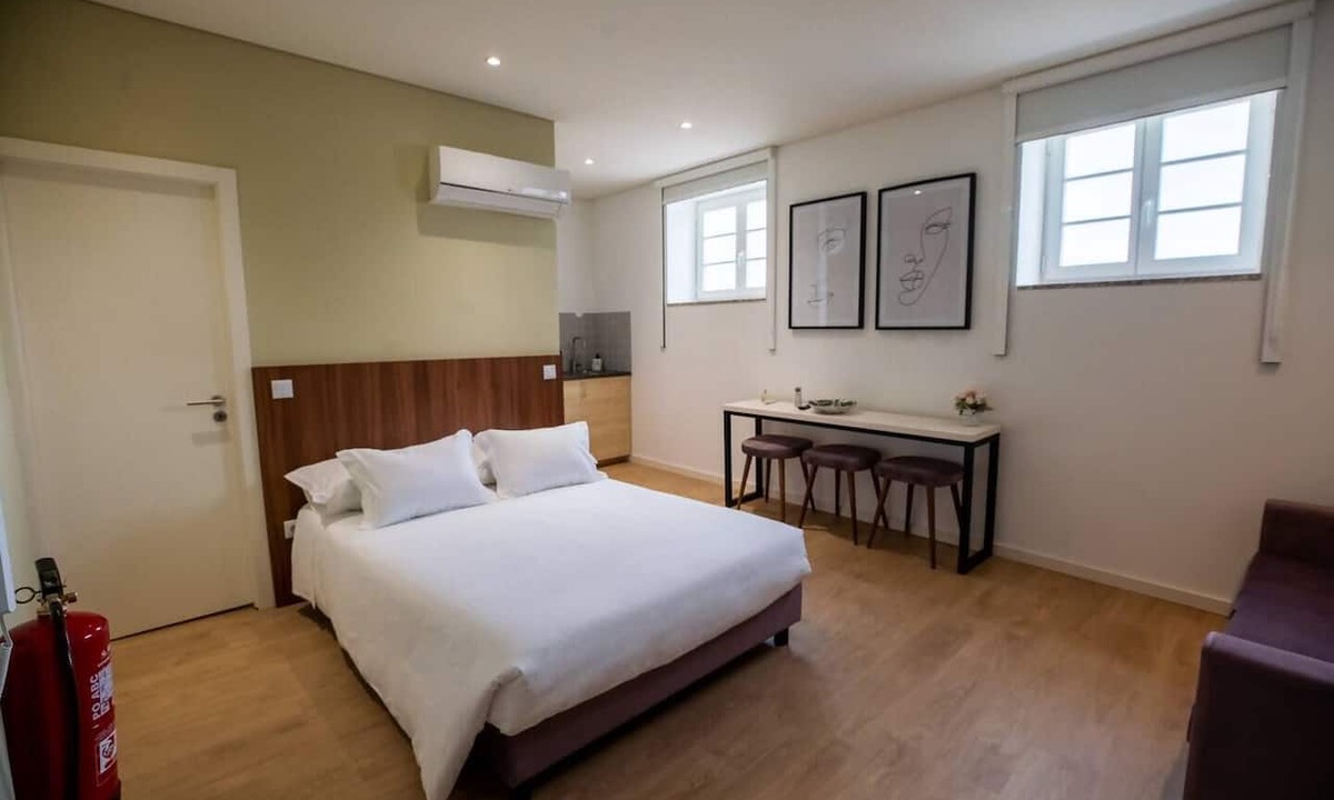 Guimaraes Apartment | Studio Apartment - Santiago Square