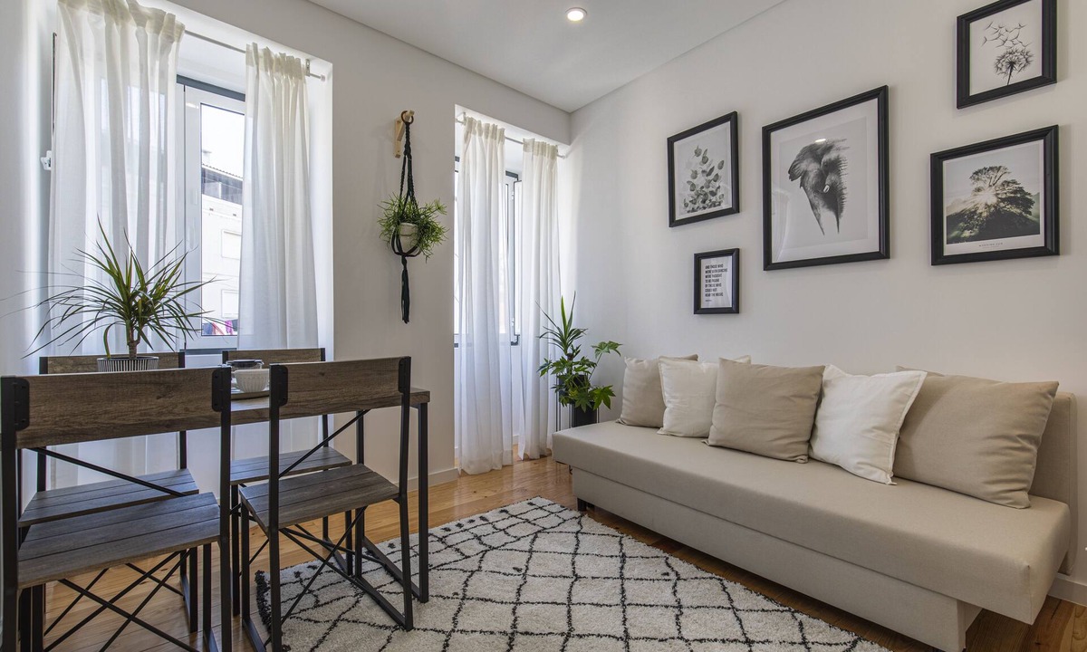 Santa Engracia Apartment | Studio apartment with patio