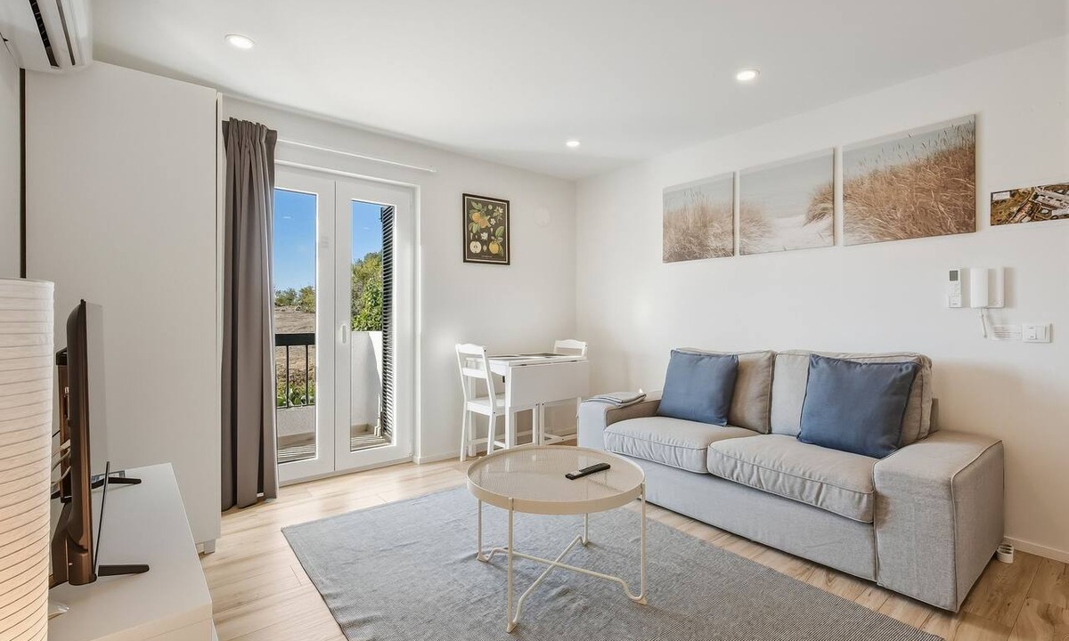 Telheiro Apartment | Studio-Standard-Private Bathroom-Balcony