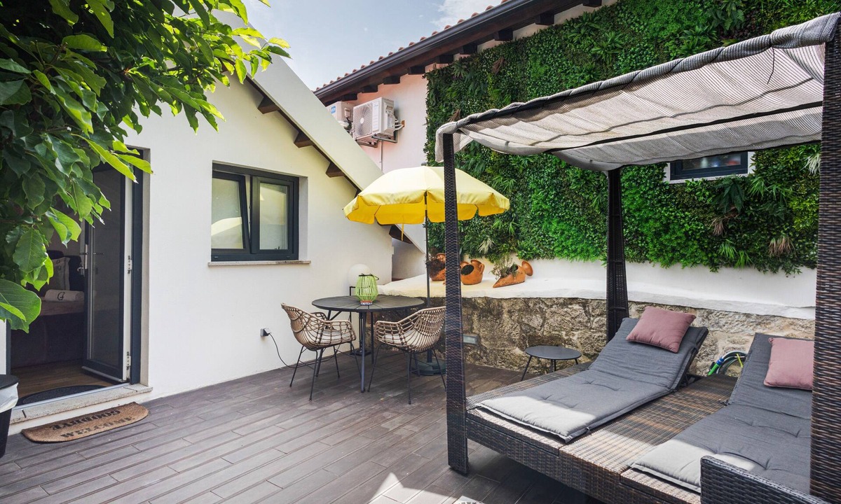 Covas Apartment | Studio 'With Terrace' with Mountain View, Wi-Fi and Air Conditioning