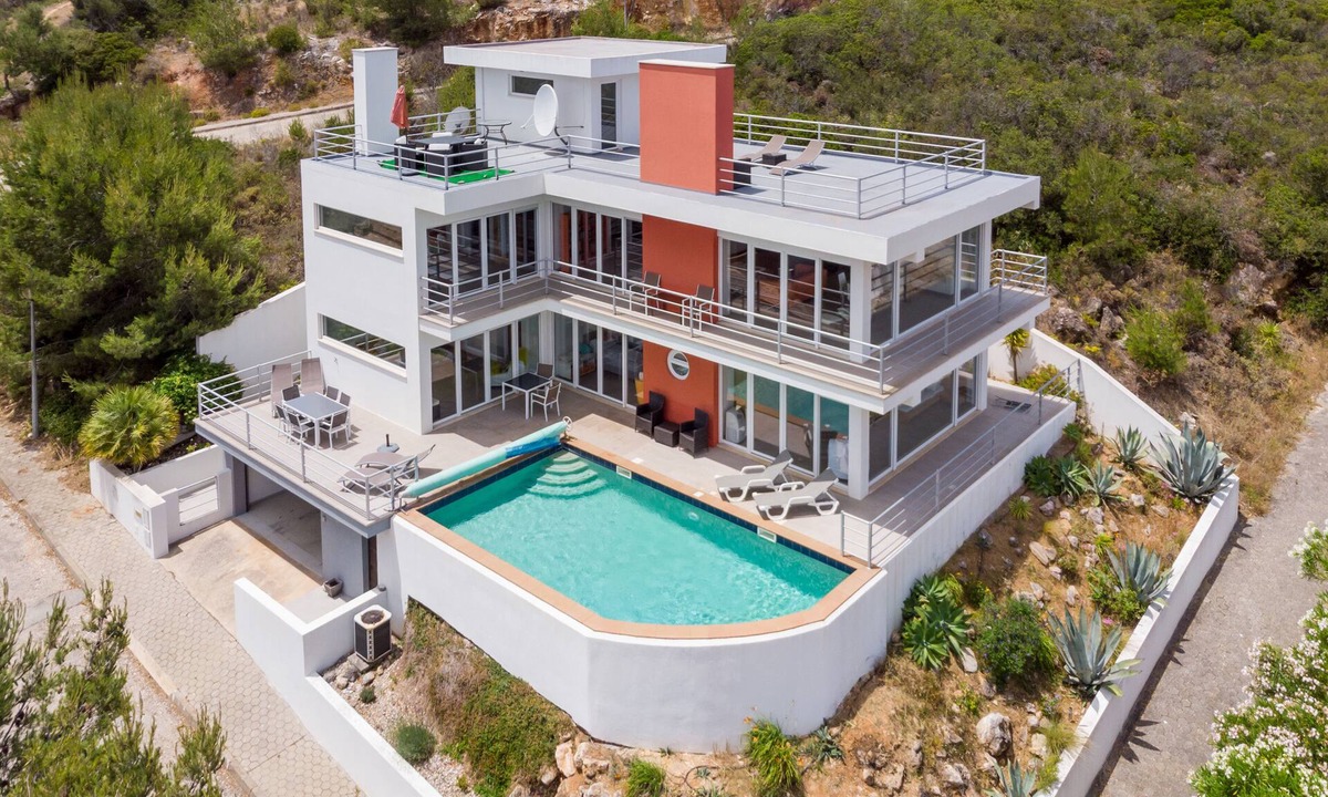 Budens Villa | Stunning 3 bedroom 'glass' villa with panoramic views & infinity pool