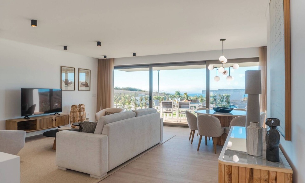 Atalaia Apartment | Stunning Ground Floor Apartment with Shared Pool - 16A