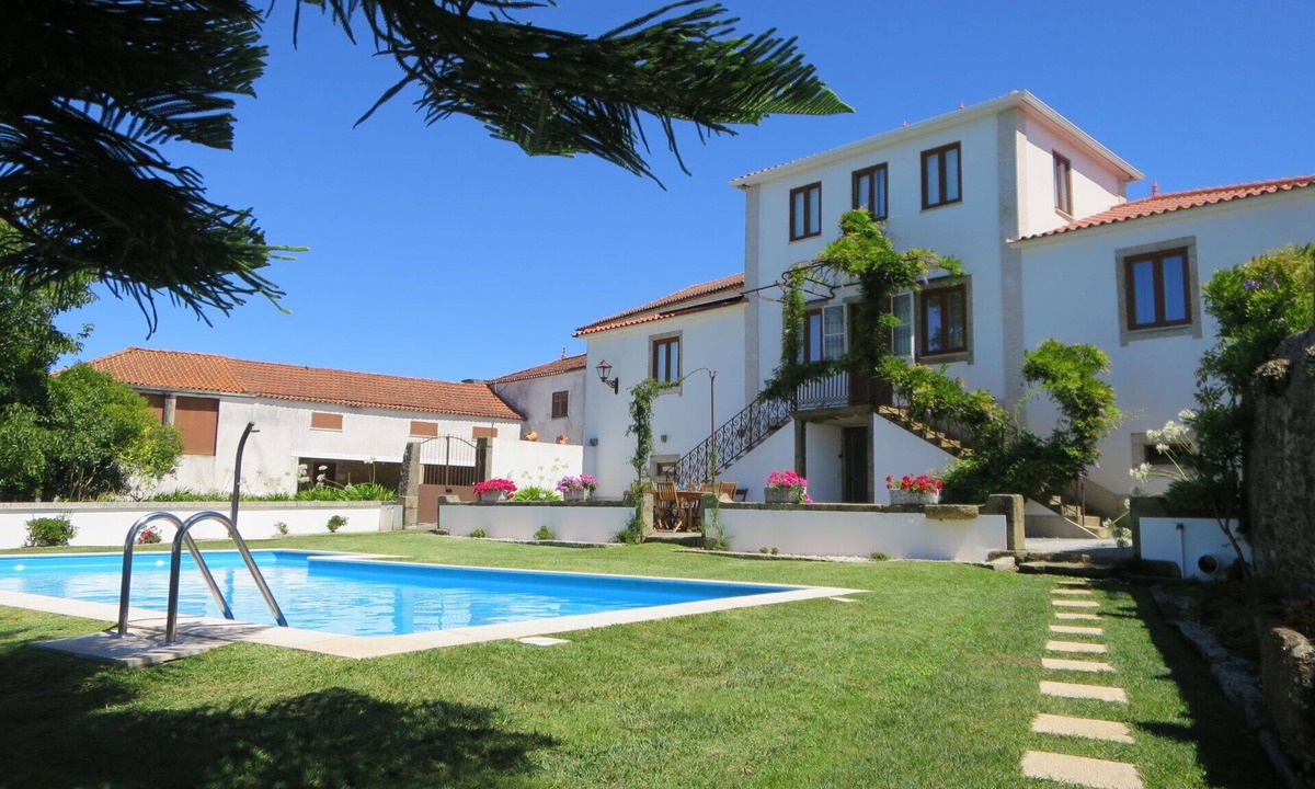 Rates Villa | Stunning private villa for 10 people with private pool, A/C, WIFI, TV and terrace