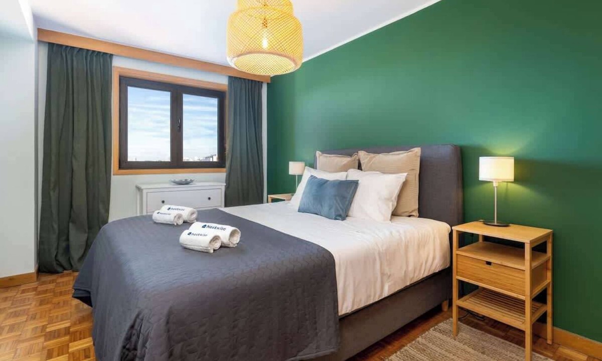 Vila Nova de Gaia Apartment | Stylish Flat by HostWise