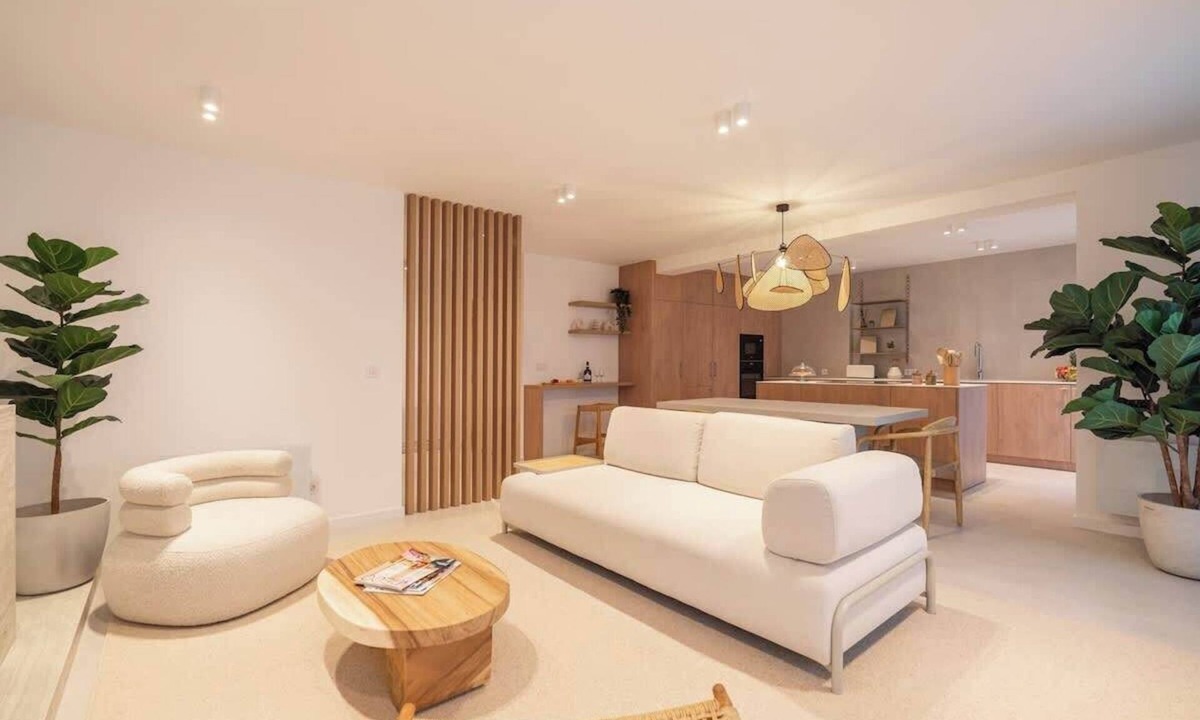 Leixões Apartment | Stylish & Spacious Flat near the Beach by HostWise