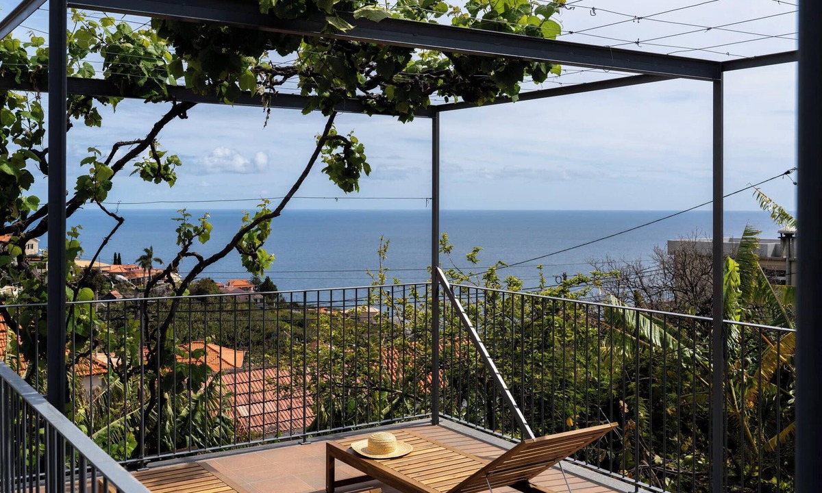 Canhas House | Sun Hill – Comfort in the South of the Island