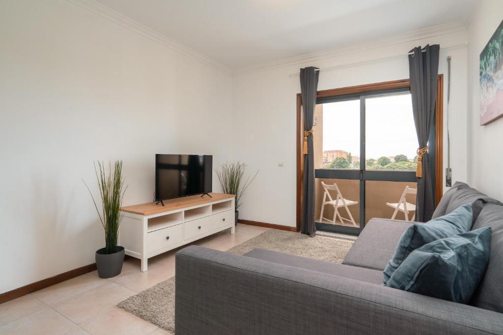 Sao Mamede de Infesta Apartment | Sunny Cozy Flat w/Terrace - São João
