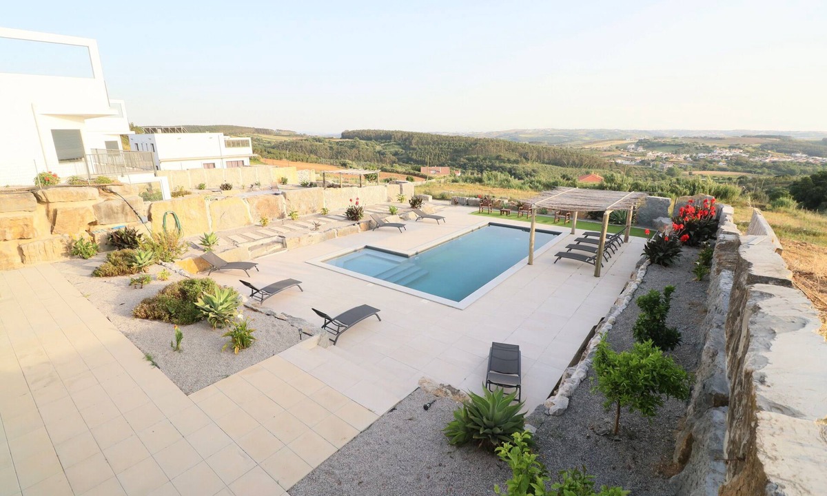 Lourinha Apartment | 'T2 Peace House Lourinhã' Apartment with Shared Pool, Terrace and Wi-Fi