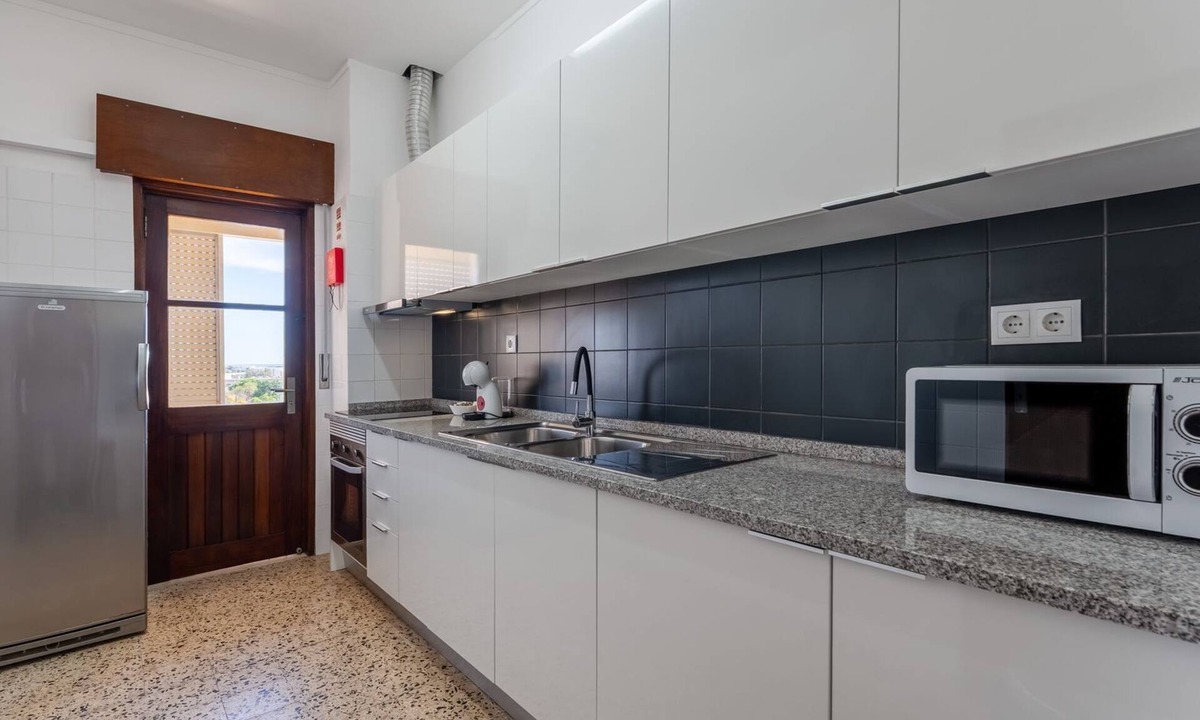 Faro Apartment | T3 Acolhedor perto da Universidade by LovelyStay