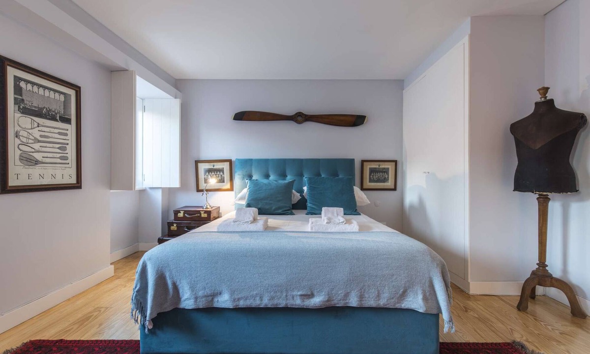 Lisbon Old Town Apartment | Tennis Room - Clean & Safe