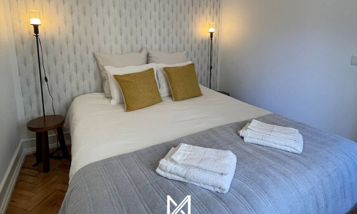 Sao Joao de Deus Apartment | That Place for U - Vintage Deluxe Suite