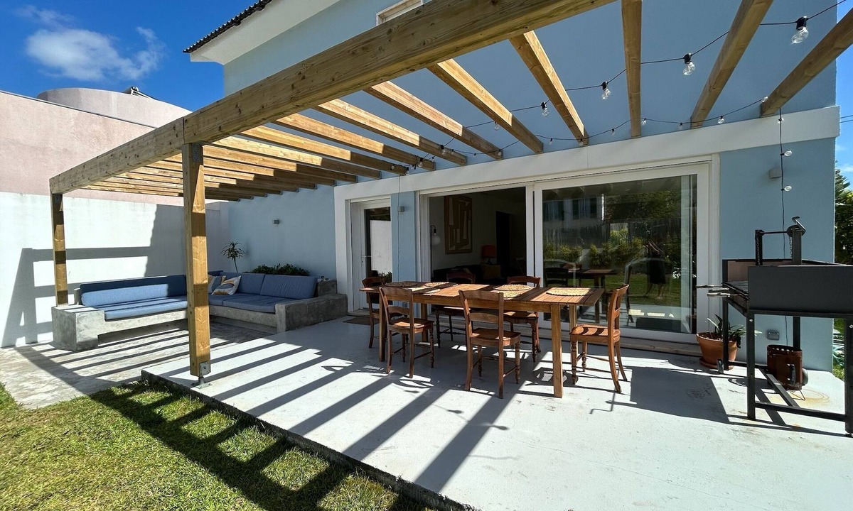 Cascais Villa | The Blue House Estoril, Pergola and Lounge - 5 mins from the beachand woodland