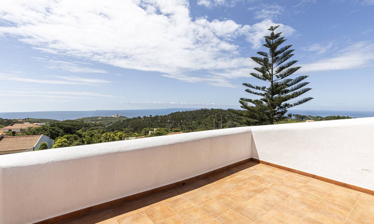 Azoia House | The Ocean Light House by Clama Retreats