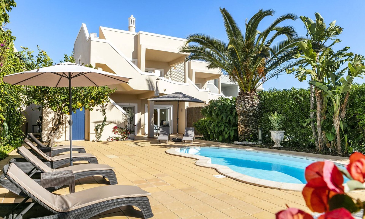 Carvoeiro Ski Chalet | The Palm House - Townhouse at Vale de Milho golf