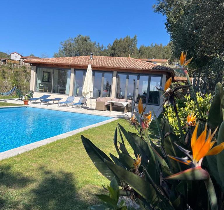 Portela House | The Pool House