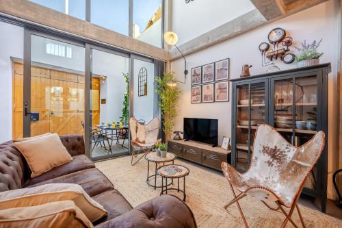 Sao Pedro House | The Warehouse - Industrial Loft