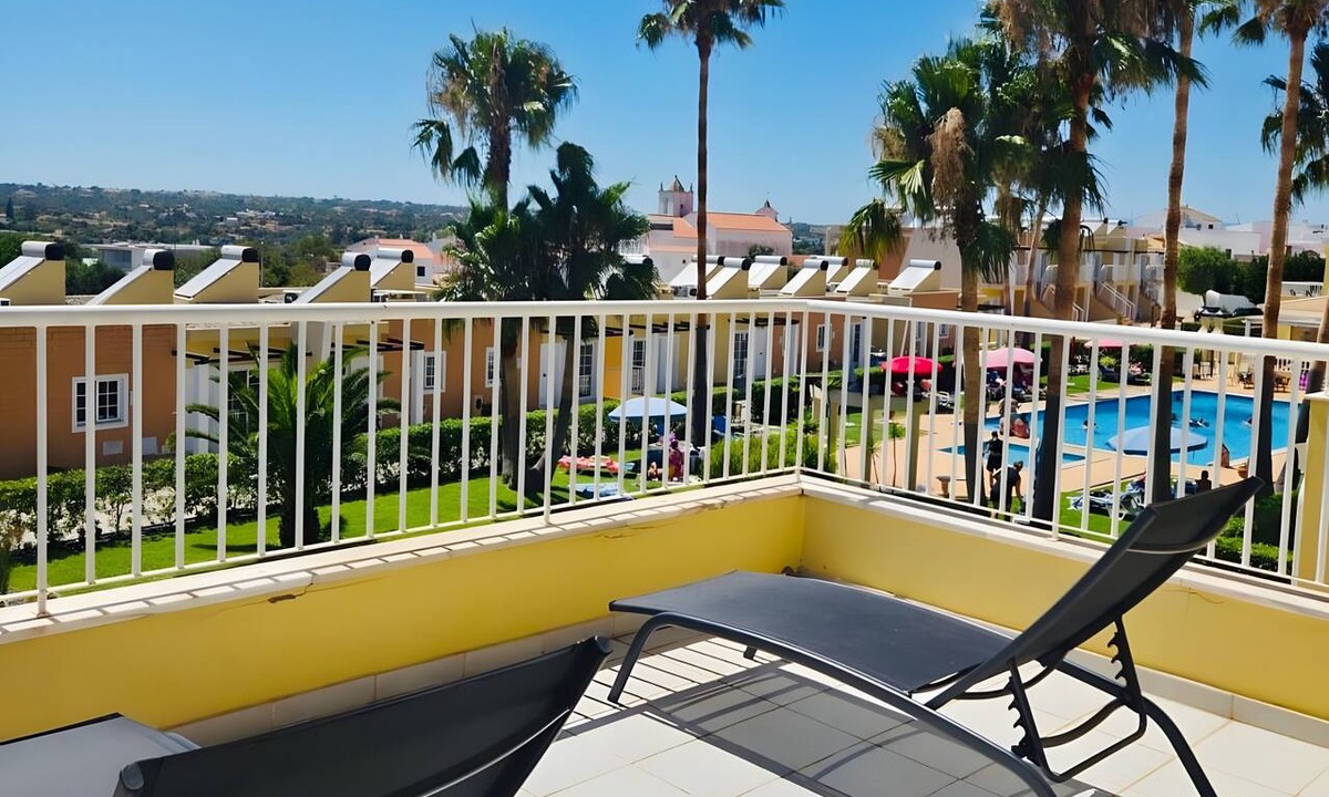 Pera Villa | Three-Bedroom Villa with Sea View in Private Condominium, Pêra, Algarve