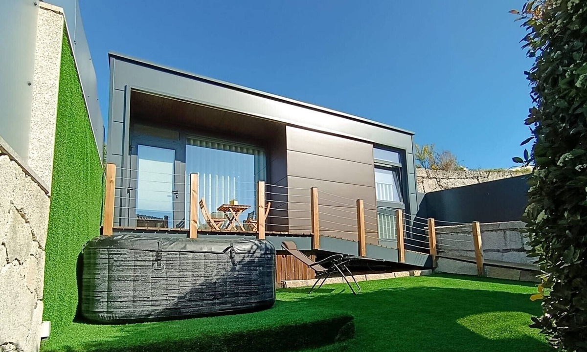 Aguiar da Beira House | Tiny Home 'Refúgio D'Aguiar' with Mountain View, Wi-Fi, and Air Conditioning