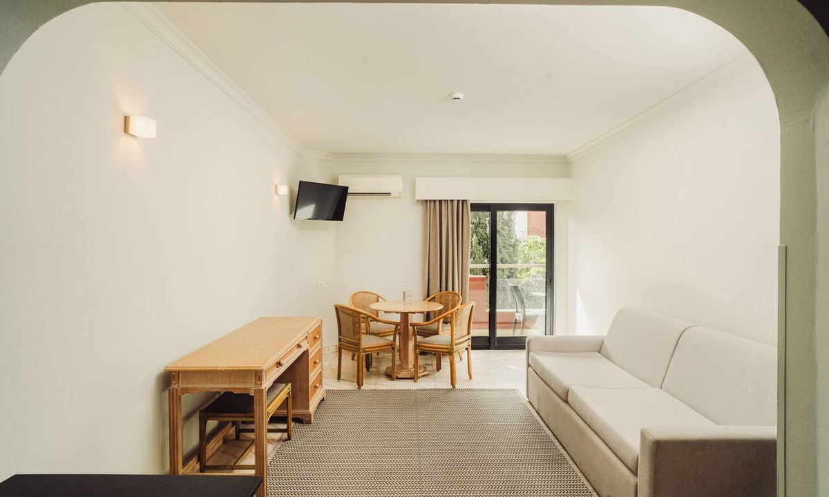 Areias de Sao Joao Hotel | Topazio Vibe Beach Hotel & Apartments - Adults Friendly