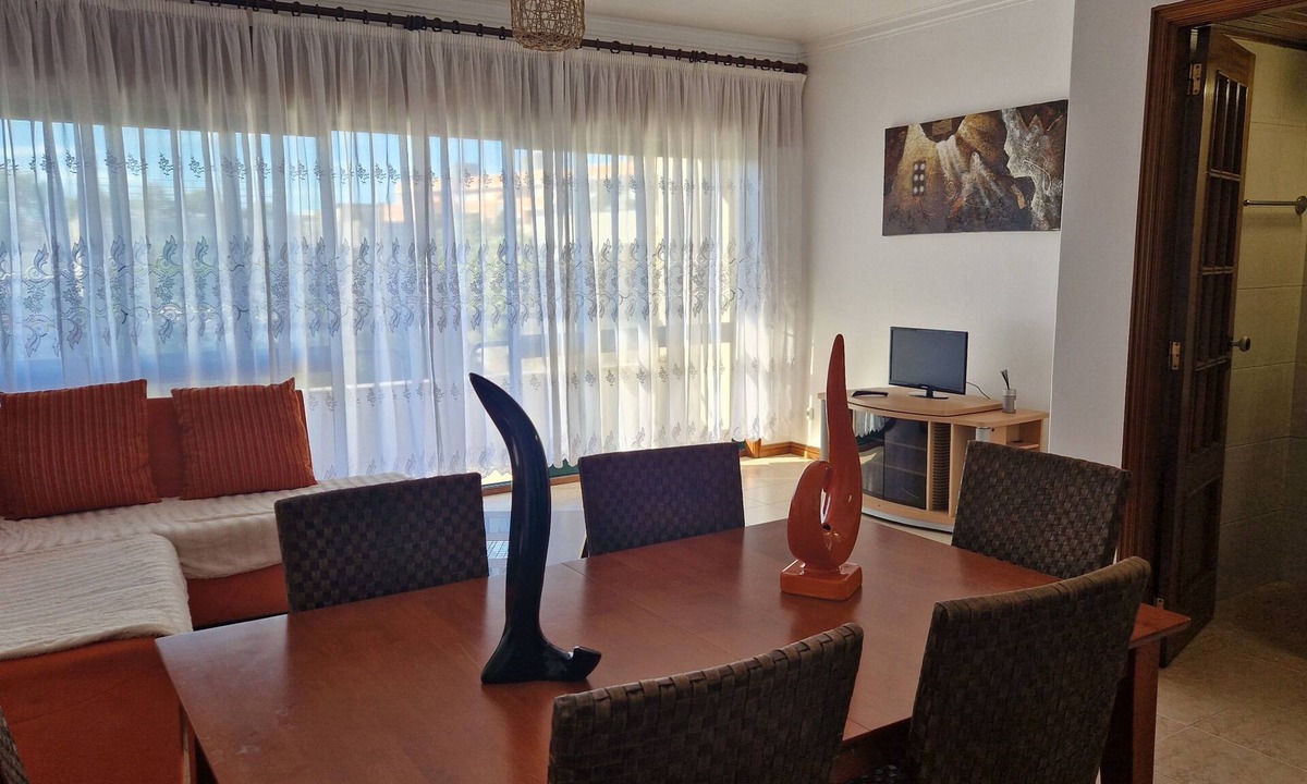 Esposende Apartment | Town center apartment on pedestrian street 300 meters from the sea