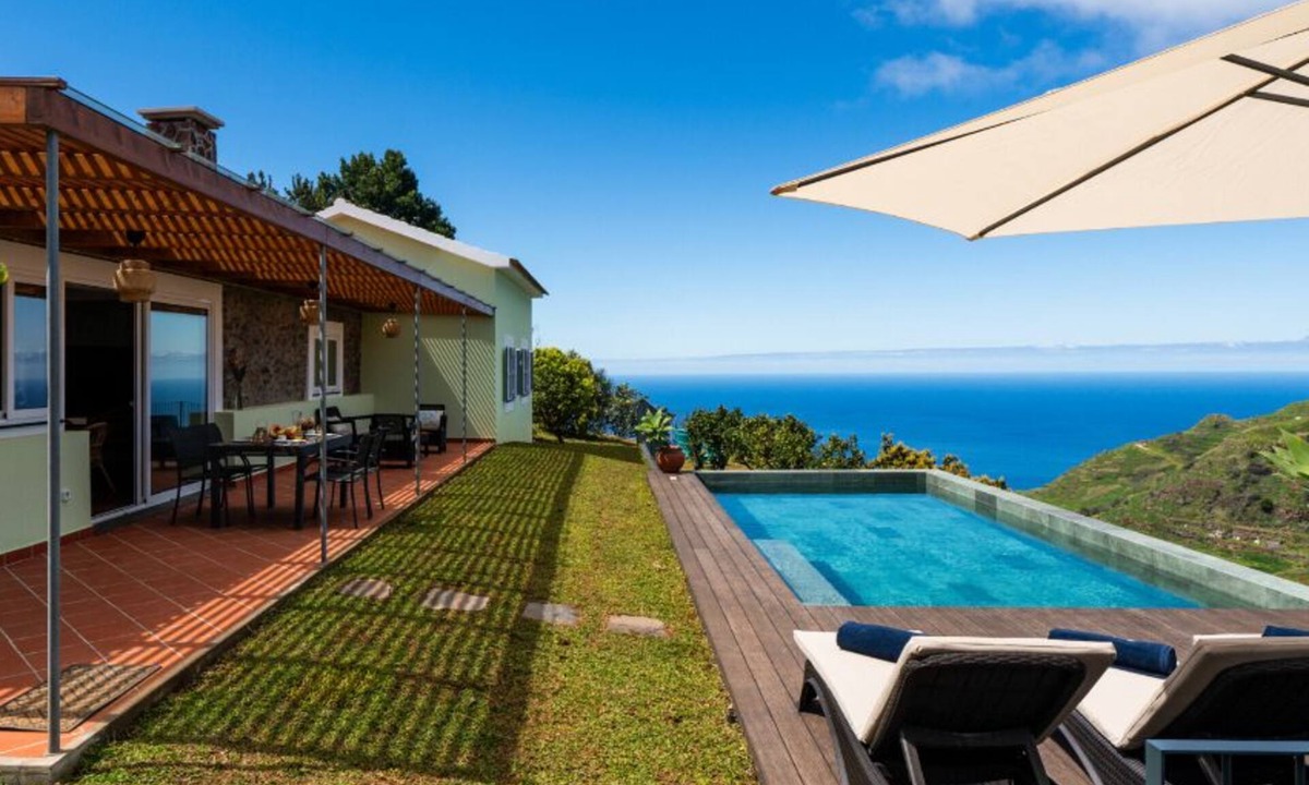 Prazeres Villa | Tranquil Villa Close to Facilities - NatureScape