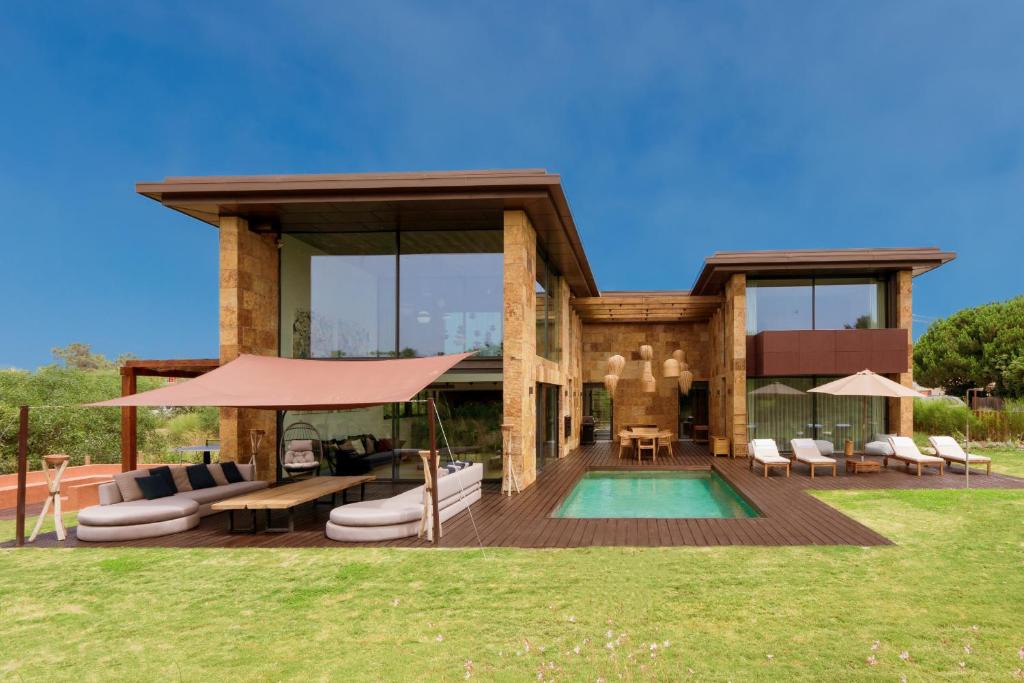 Carvalhal Villa | Troya Regal Villa by CadenzaLux