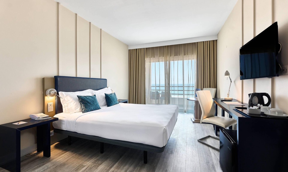 Costa de Caparica Hotel | TRYP by Wyndham Lisboa Caparica Mar