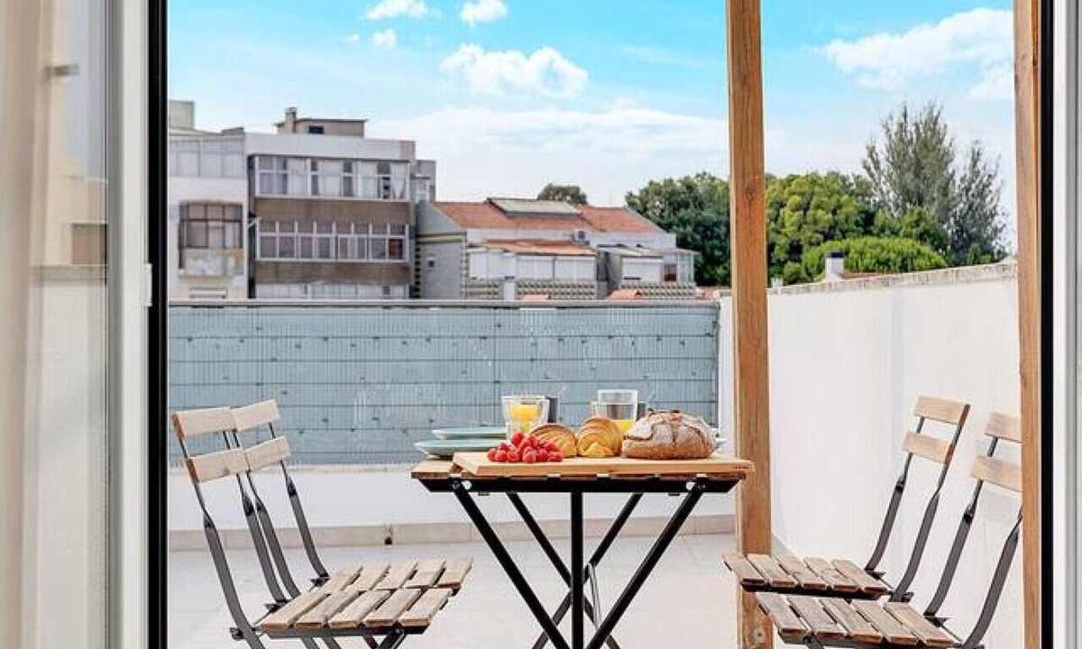Cacilhas Apartment | Two bedroom Apt | Almada | Terrace w/River Views