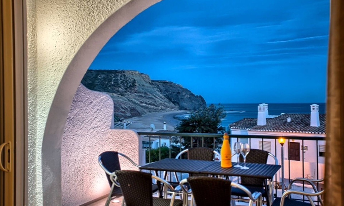 Praia da Luz Apartment | TWO BEDROOM DUPLEX APARTMENT WITH JACUZZI AND PLUNGE POOL