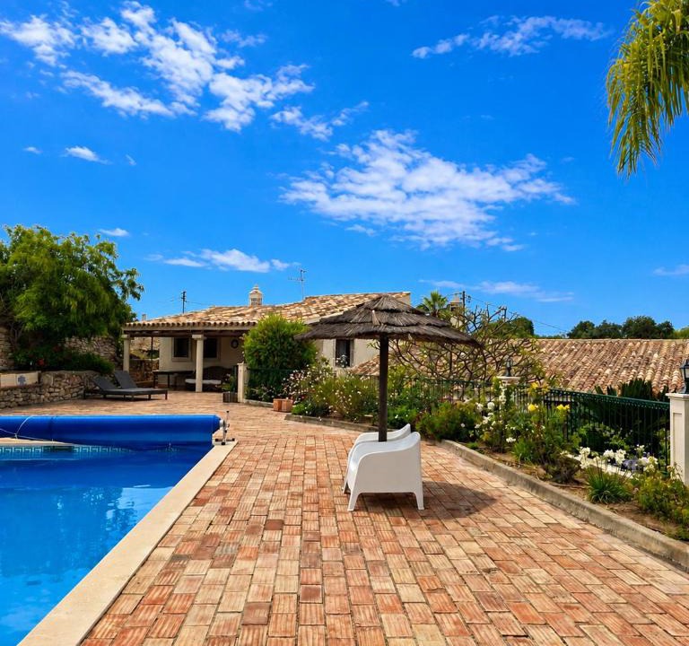 Boliqueime House | Typical Portuguese Quinta São Sebastião