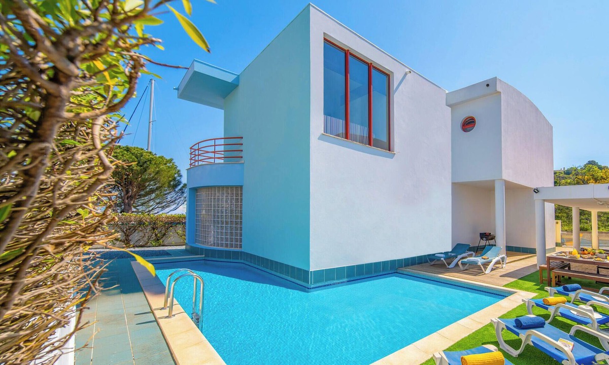 Albufeira Villa | Unique villa w/pool by the Marina