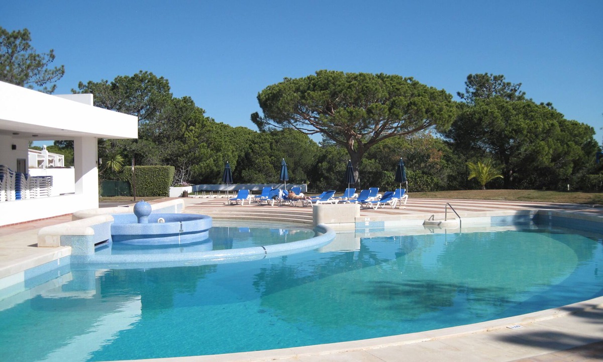 Quinta do Lago Apartment | V200 - 1 Bedroom Apartment in Quinta do Lago by Shirley Dunne