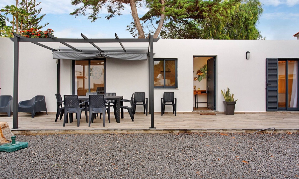 Vila Baleira House | Vacation Home in Porto Santo "Fonte São João" with Private Terrace & Wi-Fi