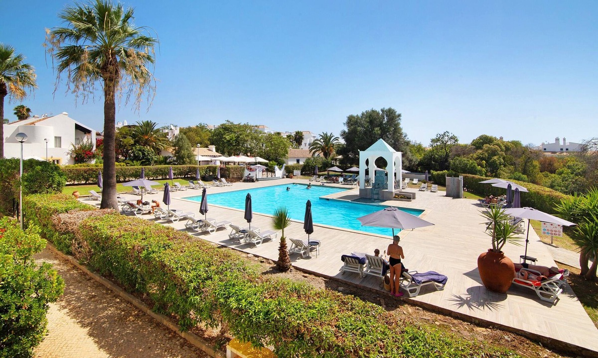 Cabanas House | Vacation Home 'Quinta Velha Village 134" with Balcony, Shared Pool & A/C