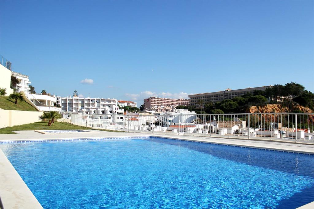 Olhos D'Agua Apartment | Varandas do Mar Flat with pool and Olhos de Àgua Beach