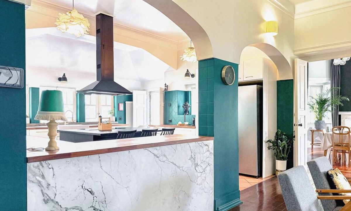 Parede Villa | Vila Maria - centenary mansion by the Ocean. Antique charm and elegance!